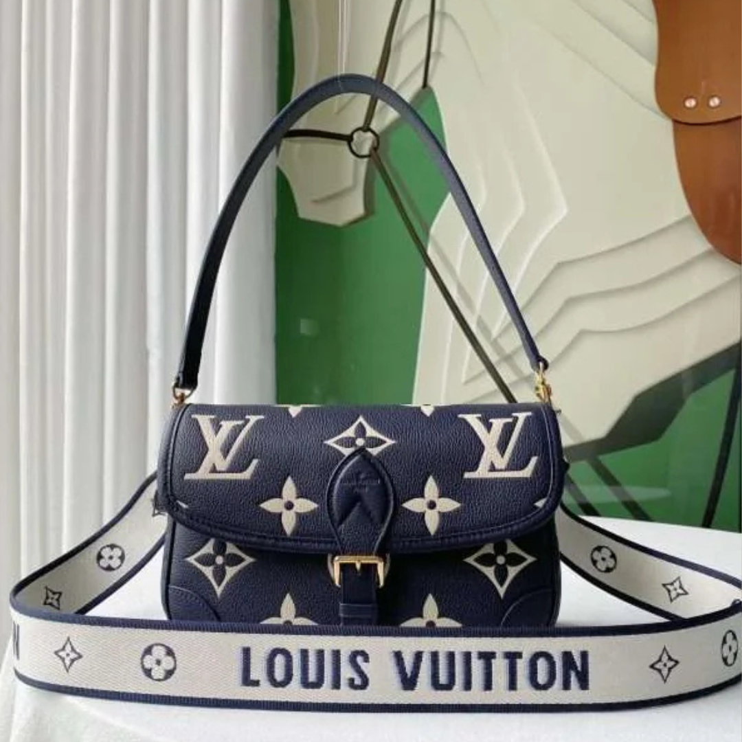 Louis Vuitton LV Diane Super Fake Handbags Embossed Pattern 23x16x8.5cm